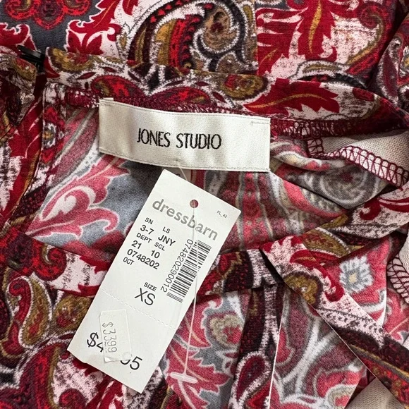 Paisley Keyhole Women's Top - Red and Black - Picture 9 of 9